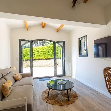 Luxueuse Vue Vignes Avec Piscine Et Terrain De Petanque Villa *